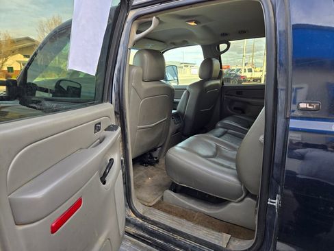 Used 2006 GMC Yukon XL SLT w/ SLT Preferred Equipment Group AWD/4WD image 17