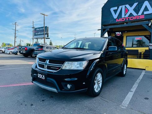 Used 2015 Dodge Journey SXT w/ Flexible Seating Group FWD image 1