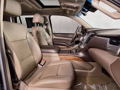 Used 2018 Chevrolet Tahoe Premier AWD/4WD image 36