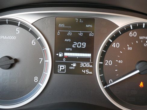 Certified 2025 Nissan Versa S w/ Trunk Package image 21