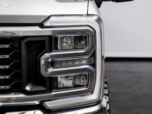 Used 2023 Ford F350 Lariat w/ Lariat Ultimate Package image 5