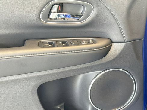 Used 2019 Honda HR-V Touring image 28