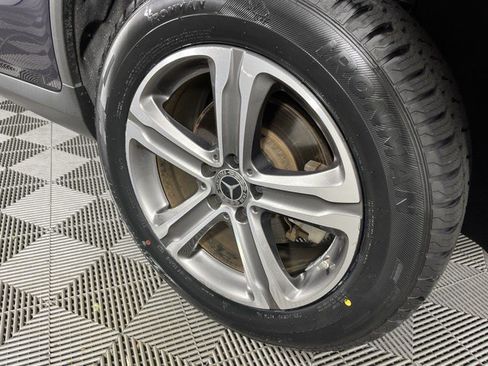 Used 2019 Mercedes-Benz GLC 300 4MATIC image 11