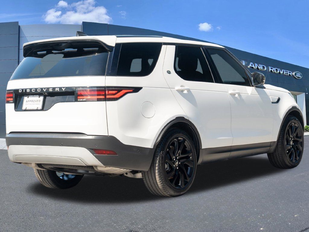 Used 2025 Land Rover Discovery S AWD/4WD image 4