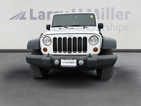 Used 2013 Jeep Wrangler Unlimited Sport image 3