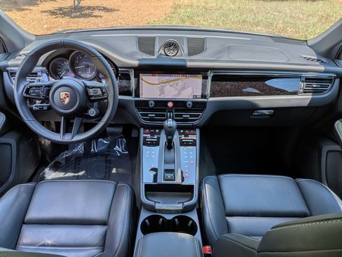 Certified 2025 Porsche Macan Turbo AWD/4WD image 21