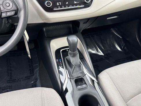 Used 2022 Toyota Corolla LE image 30