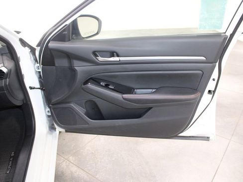 Used 2024 Nissan Altima 2.5 SR image 28