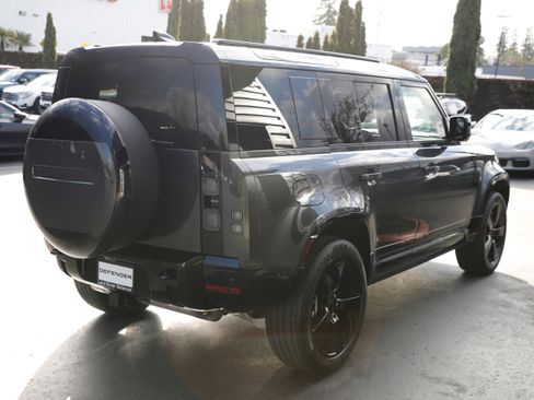 New 2026 Land Rover Defender 110 X-Dynamic SE image 8