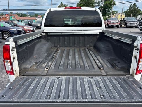 Used 2012 Nissan Frontier SV w/ SV Premium Utility Pkg RWD image 11