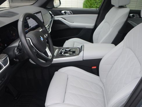 Used 2026 BMW X5 xDrive40i AWD/4WD image 11