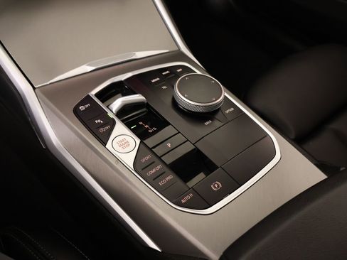 Used 2025 BMW 330i xDrive Sedan w/ M Sport Package image 9