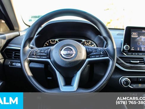 Used 2025 Nissan Altima 2.5 SV image 24