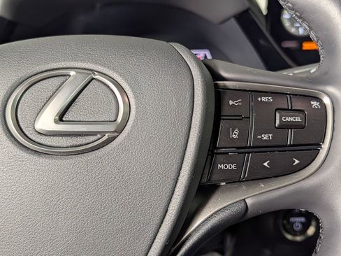 Used 2025 Lexus ES 300h 300h image 38