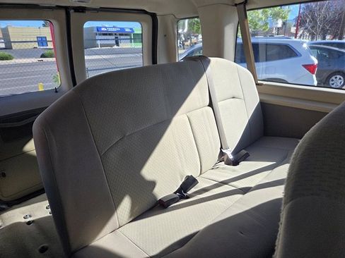 Used 2011 Ford E-350 and Econoline 350 XLT image 11