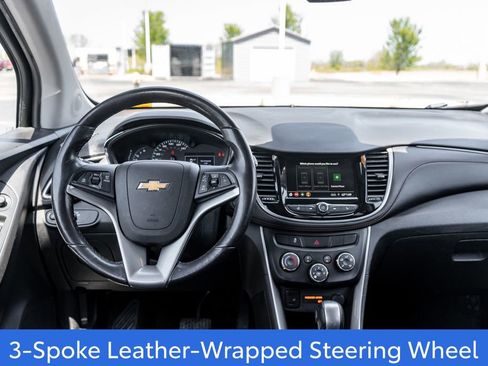 Used 2019 Chevrolet Trax LT w/ LT Convenience Package FWD image 15