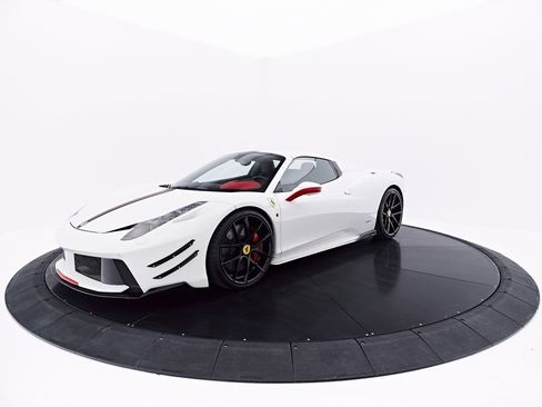Used 2014 Ferrari 458 Spider RWD image 19