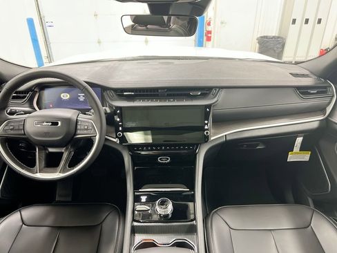 New 2026 Jeep Grand Cherokee L Limited w/ Limited Altitude Package image 10