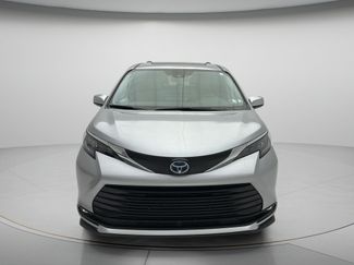 Used 2025 Toyota Sienna XLE FWD video 2