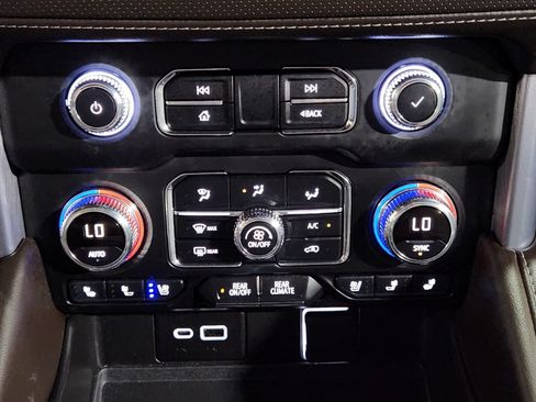 Used 2022 GMC Yukon SLT w/ SLT Premium Package RWD image 38