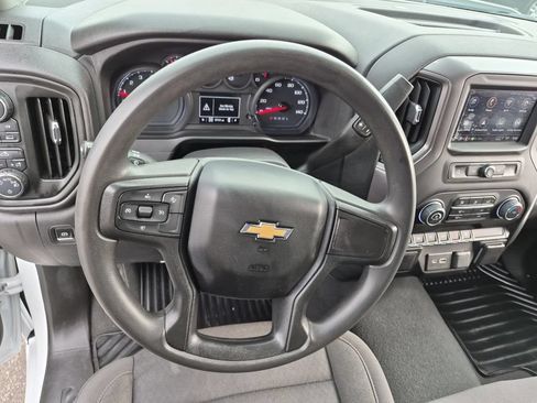 Used 2023 Chevrolet Silverado 1500 Custom AWD/4WD image 11