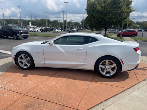 Used 2023 Chevrolet Camaro LT image 6