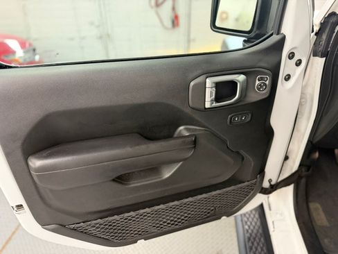 Used 2020 Jeep Gladiator Sport w/ Quick Order Package 24S AWD/4WD image 30