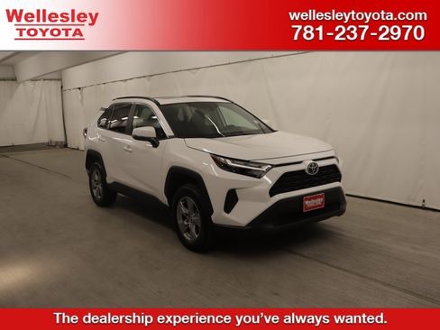 Used 2025 Toyota RAV4 XLE w/ Convenience Package AWD/4WD image 1