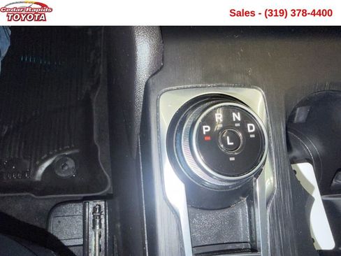 Used 2022 Ford Escape Titanium image 16