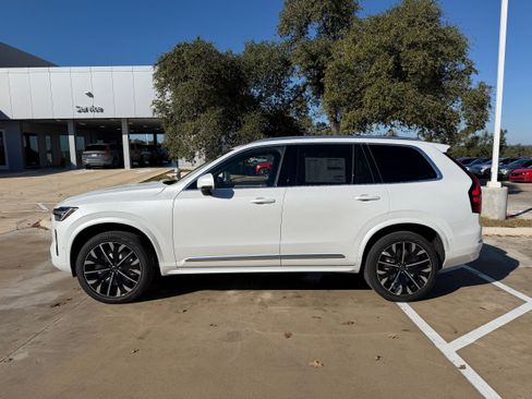 Used 2026 Volvo XC90 B6 Ultra w/ Protection Package AWD/4WD image 3