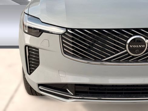 New 2026 Volvo XC90 B6 Plus w/ Protection Package Premier AWD/4WD image 11