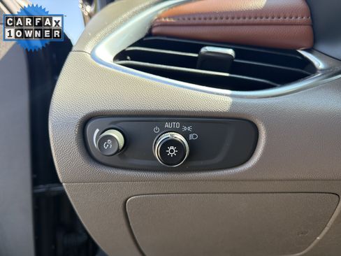 Used 2017 Chevrolet Malibu LT w/ Leather Package FWD image 5