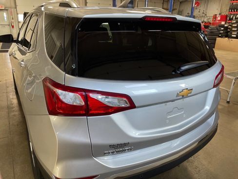 Used 2019 Chevrolet Equinox LT image 3