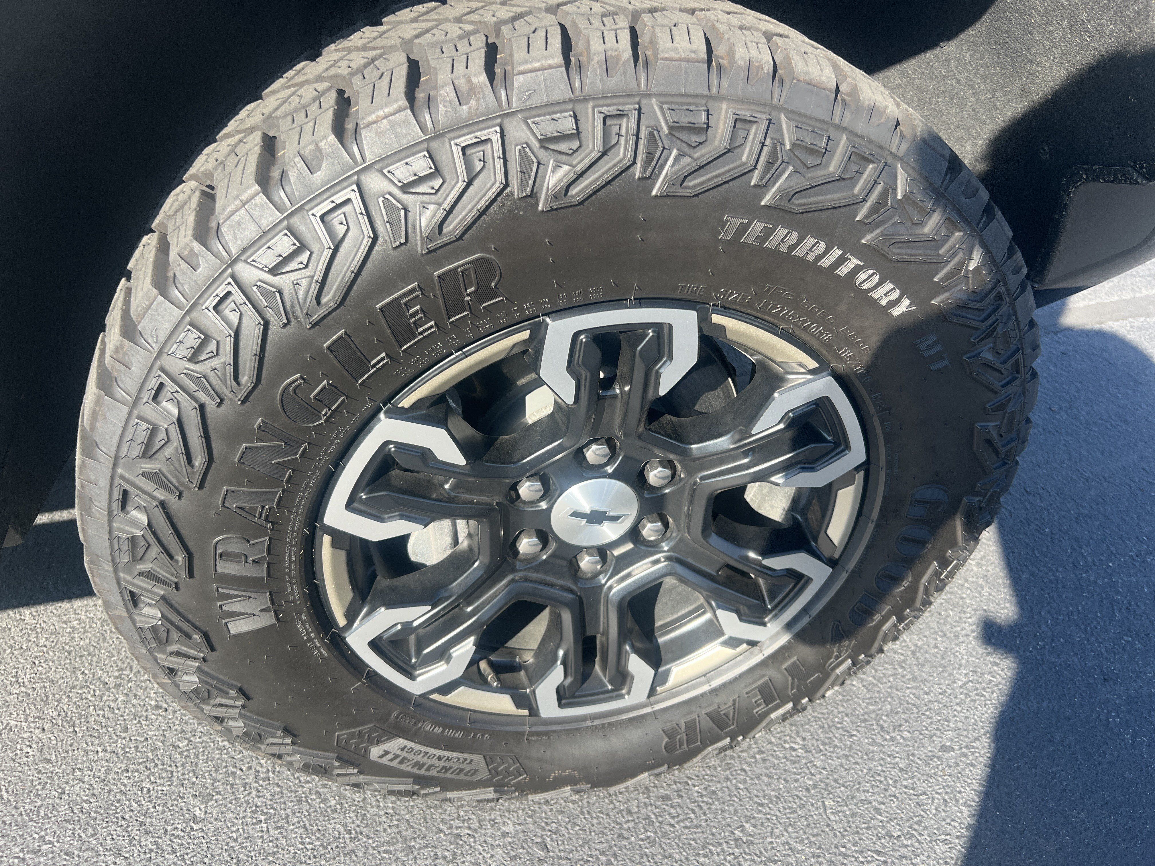 Used 2026 Chevrolet Silverado 1500 ZR2 AWD/4WD image 13