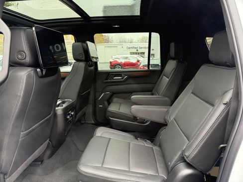 New 2026 GMC Yukon XL Denali image 16