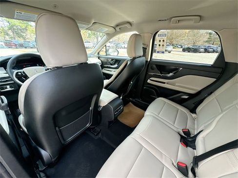 New 2026 Lincoln Corsair Premiere image 24