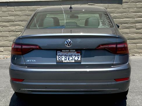Used 2019 Volkswagen Jetta SE FWD image 3