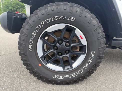 Certified 2022 Jeep Wrangler Unlimited Rubicon w/ Cold Weather Group AWD/4WD image 12