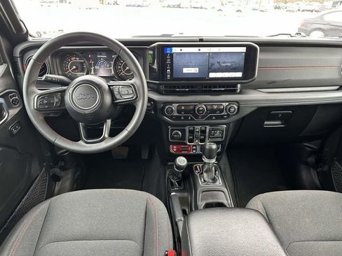 Used 2024 Jeep Wrangler Rubicon image 9