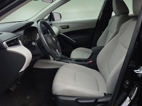 Used 2023 Toyota Corolla Cross LE image 10