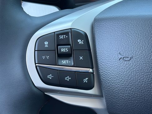 Used 2026 Ford Explorer Active w/ Active Comfort Package AWD/4WD image 21