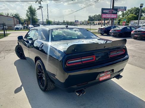 Used 2016 Dodge Challenger SXT w/ Blacktop Package RWD image 2