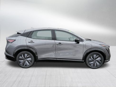 Used 2023 Nissan Ariya AWD image 8