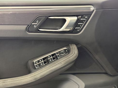 Certified 2023 Porsche Macan GTS image 14