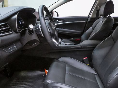 Certified 2026 Genesis G70 2.5T AWD/4WD image 9