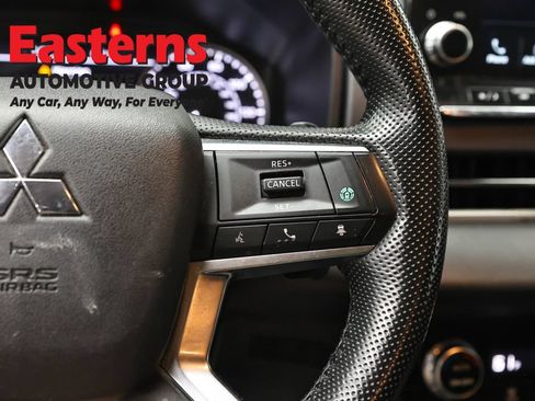 Used 2024 Mitsubishi Outlander SE FWD image 16