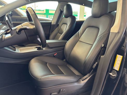Used 2021 Tesla Model Y Performance image 16