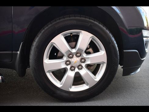 Used 2017 Chevrolet Traverse LT w/ Style and Technology Package image 39
