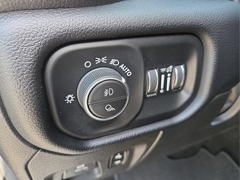 Used 2021 RAM 1500 Laramie AWD/4WD image 11