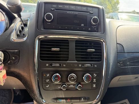 Used 2015 Dodge Grand Caravan SXT w/ Security Group FWD image 20